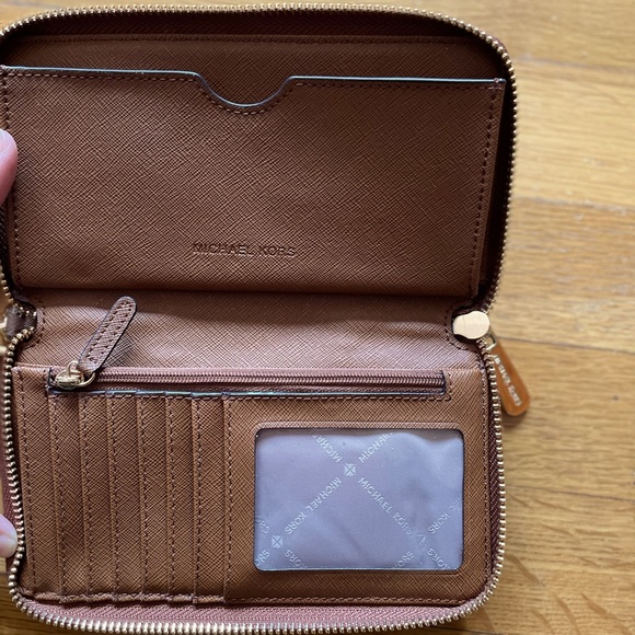 Michael Kors Wallet - Leather Continental Wristlet - Picture 3 of 3